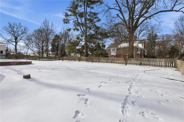 6834 Linden Street, Prairie Village, KS 66208