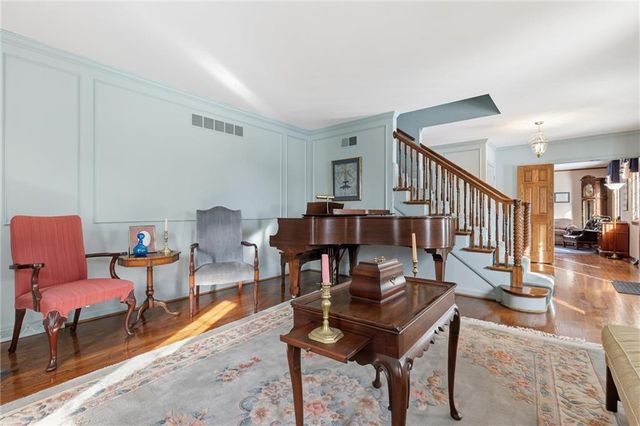 6834 Linden Street, Prairie Village, KS 66208