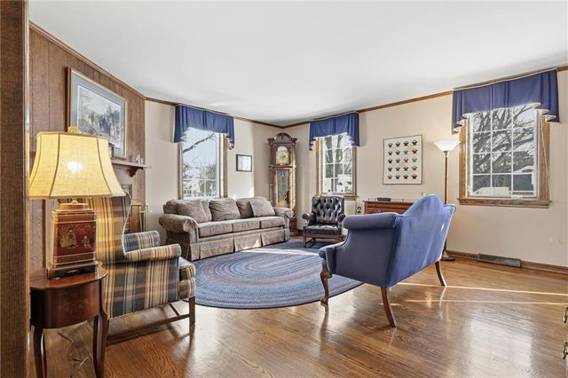 6834 Linden Street, Prairie Village, KS 66208