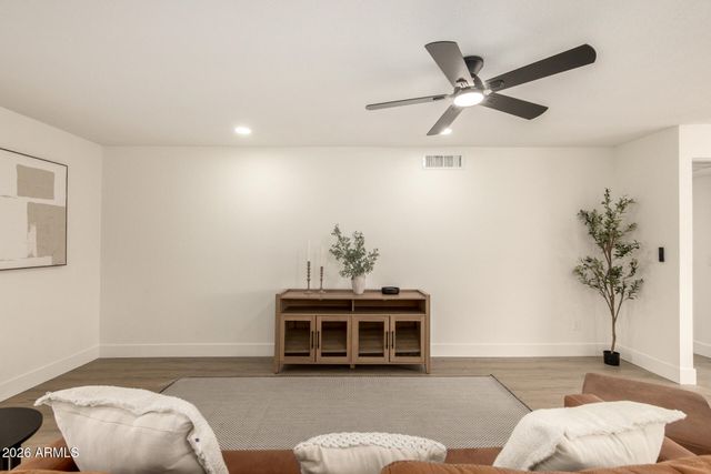 526 W PANTERA Avenue, Mesa, AZ 85210