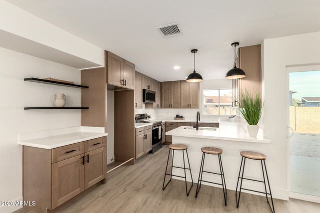 526 W PANTERA Avenue, Mesa, AZ 85210