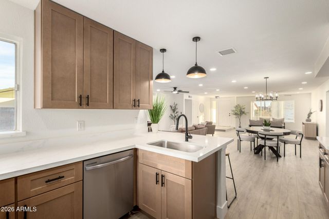 526 W PANTERA Avenue, Mesa, AZ 85210