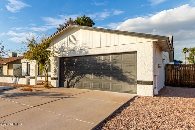 526 W PANTERA Avenue, Mesa, AZ 85210