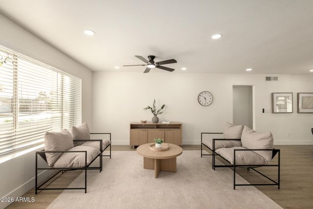 526 W PANTERA Avenue, Mesa, AZ 85210