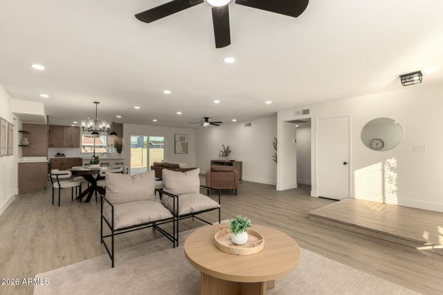 526 W PANTERA Avenue, Mesa, AZ 85210