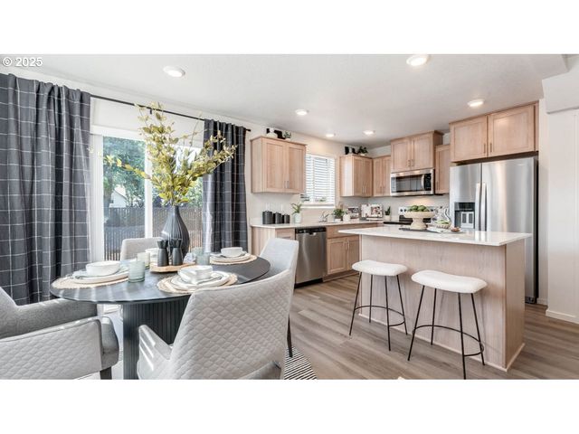 6195 Se 16th St, Gresham, OR 97080