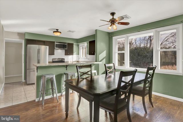 5117 EARL DR, Harrisburg, PA 17112