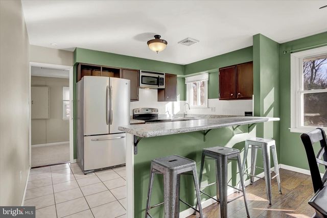 5117 EARL DR, Harrisburg, PA 17112