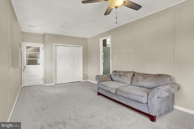 5117 EARL DR, Harrisburg, PA 17112