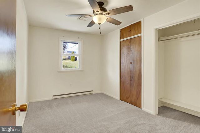 5117 EARL DR, Harrisburg, PA 17112