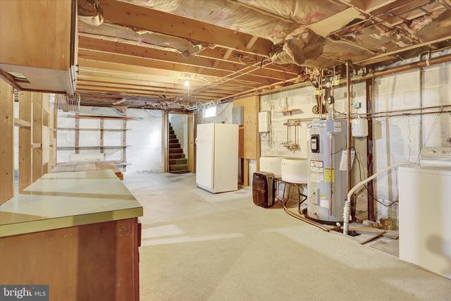 5117 EARL DR, Harrisburg, PA 17112