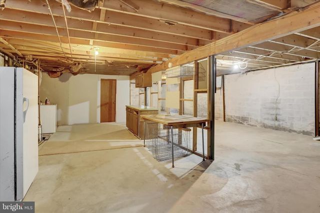 5117 EARL DR, Harrisburg, PA 17112