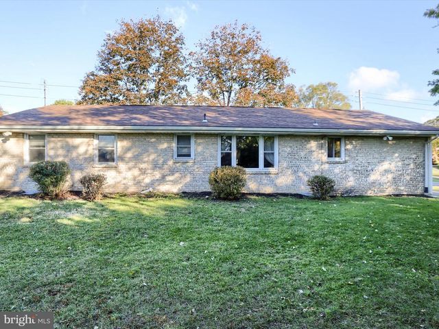 5117 EARL DR, Harrisburg, PA 17112