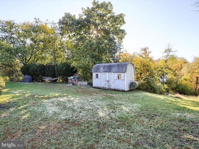 5117 EARL DR, Harrisburg, PA 17112