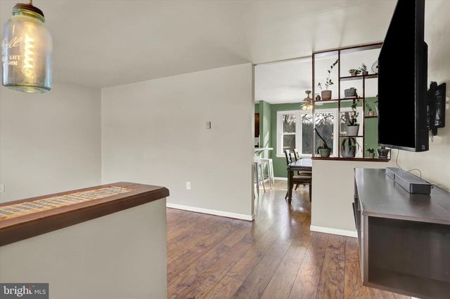 5117 EARL DR, Harrisburg, PA 17112