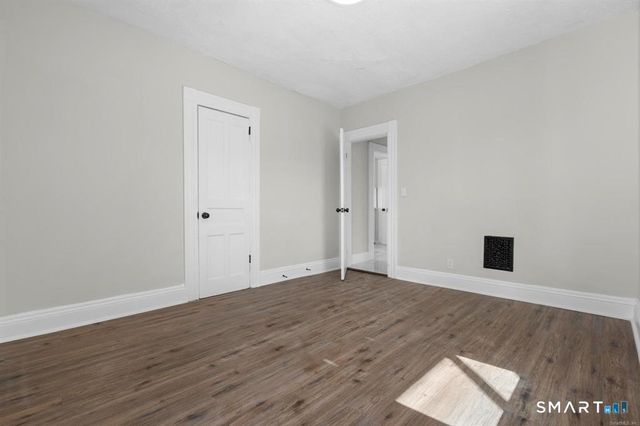 725 Beechwood Avenue, Bridgeport, CT 06605