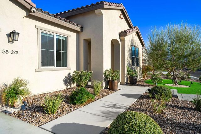 58228 Aragon Way, La Quinta, CA 92253