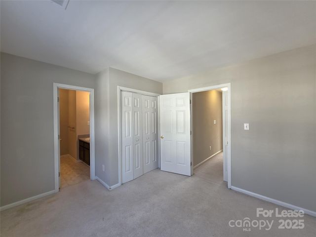 2107 Lennoxshire Square Court, Charlotte, NC 28210