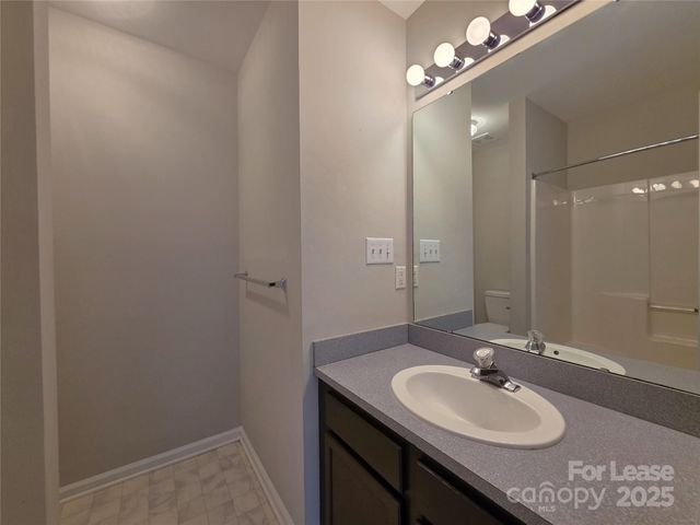 2107 Lennoxshire Square Court, Charlotte, NC 28210