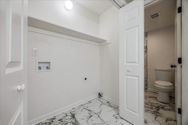 8393 CHIPPINGHAM DR, Memphis, TN 38016