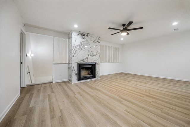 8393 CHIPPINGHAM DR, Memphis, TN 38016