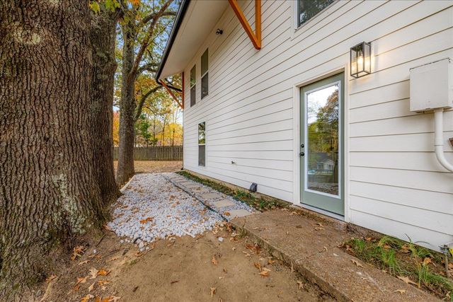 8393 CHIPPINGHAM DR, Memphis, TN 38016