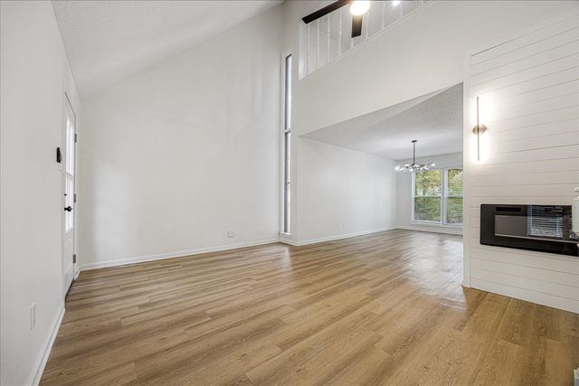 8393 CHIPPINGHAM DR, Memphis, TN 38016