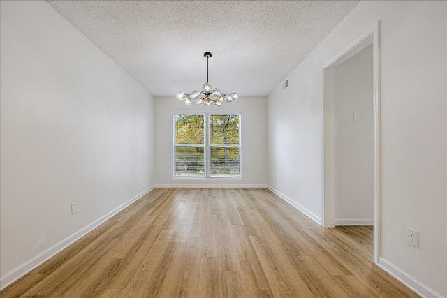 8393 CHIPPINGHAM DR, Memphis, TN 38016