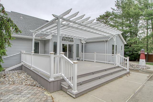 713 Western Boulevard, Lanoka Harbor, NJ 08734