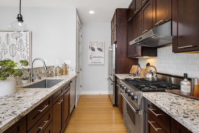 516 Grove St, Healdsburg, CA 95448