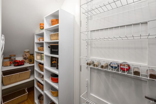 516 Grove St, Healdsburg, CA 95448