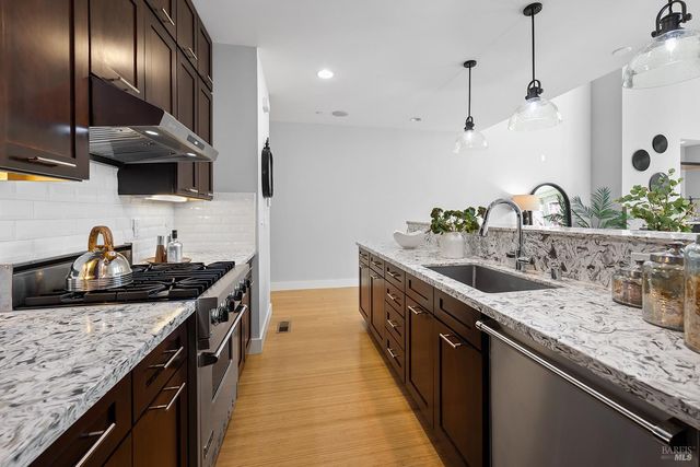 516 Grove St, Healdsburg, CA 95448