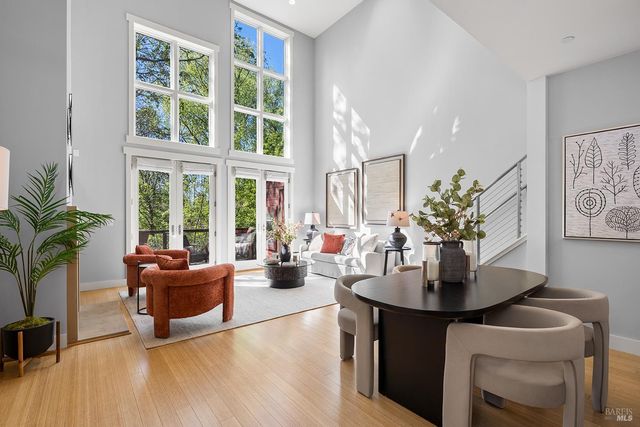 516 Grove St, Healdsburg, CA 95448