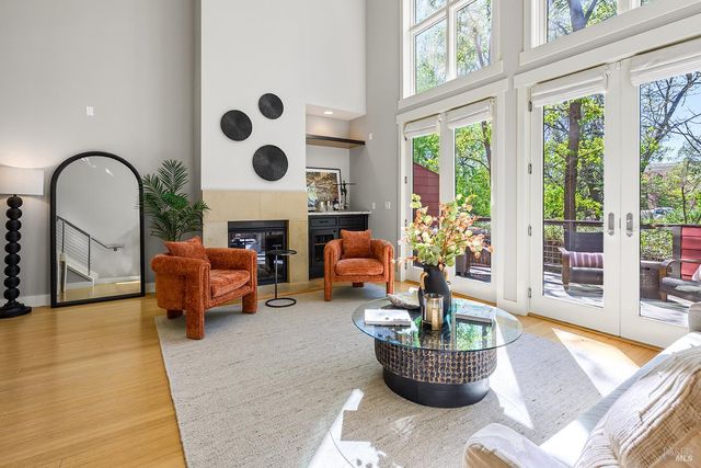 516 Grove St, Healdsburg, CA 95448