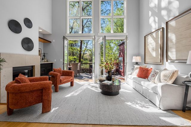 516 Grove St, Healdsburg, CA 95448