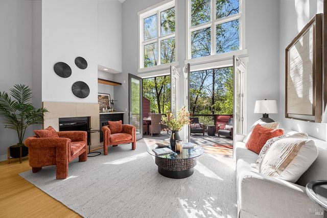 516 Grove St, Healdsburg, CA 95448