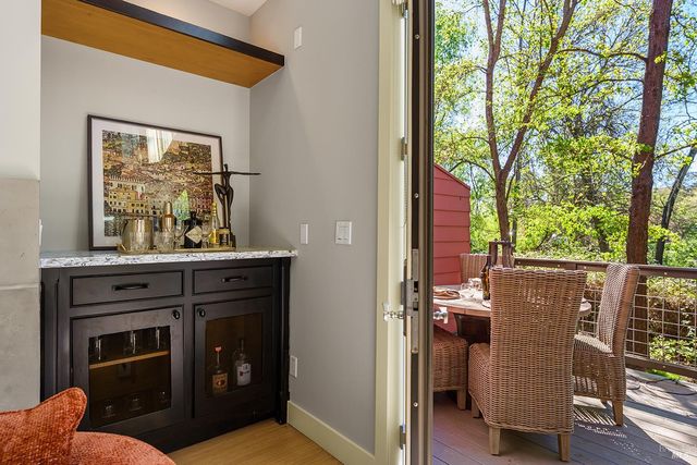 516 Grove St, Healdsburg, CA 95448