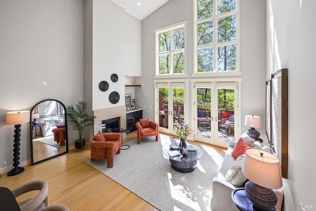 516 Grove St, Healdsburg, CA 95448