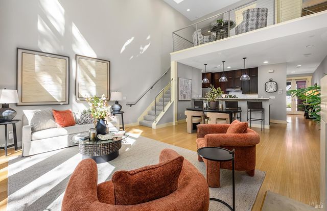 516 Grove St, Healdsburg, CA 95448