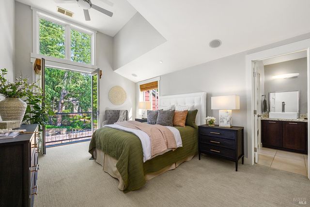 516 Grove St, Healdsburg, CA 95448