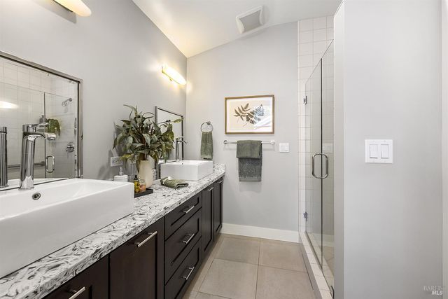 516 Grove St, Healdsburg, CA 95448