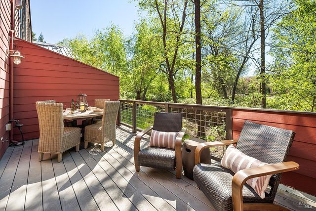 516 Grove St, Healdsburg, CA 95448