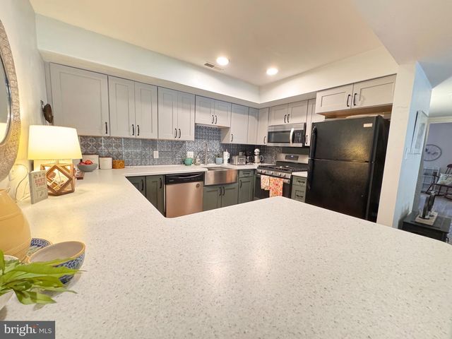 4 OSPREY DR, Cape May, NJ 08204