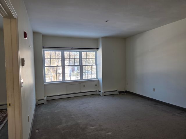 486 Nashua St Apt 104, Milford, NH 03055