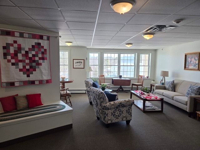 486 Nashua St Apt 104, Milford, NH 03055