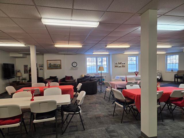 486 Nashua St Apt 104, Milford, NH 03055