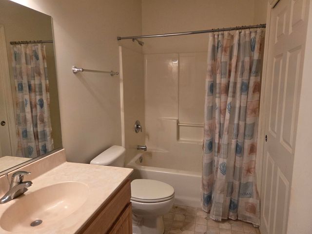 486 Nashua St Apt 104, Milford, NH 03055