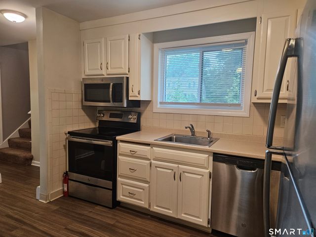 1401 Farmington Avenue B, Farmington, CT 06032