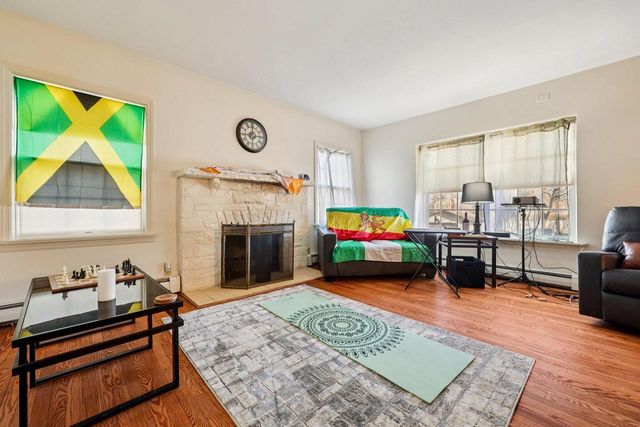 4703 W Jackson Park DRIVE, Milwaukee, WI 53219