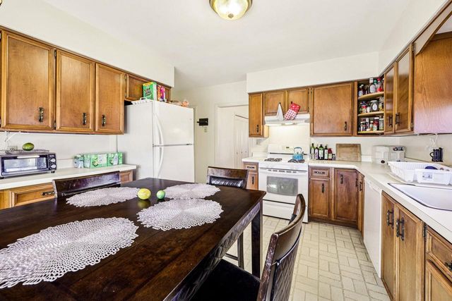 4703 W Jackson Park DRIVE, Milwaukee, WI 53219